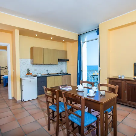 Apartman Life Dei Baroni *